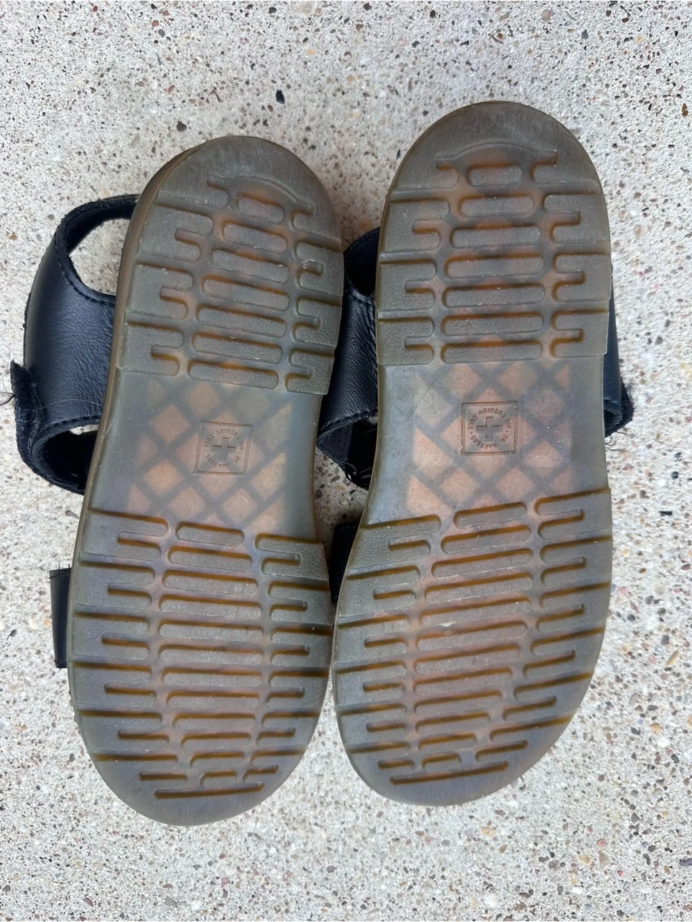 Dr. Martens Moby II J Sandals Doc Martens Black / Used Children’s Size 5 (A9)